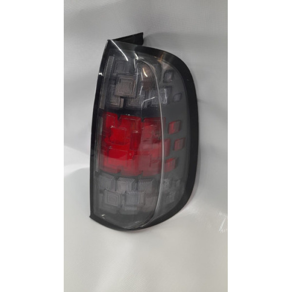 Lanterna Direita Fume Fiat Uno 2015 2016 2017 Fg238