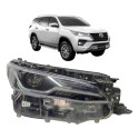 Farol Direito Toyota Hilux Sw4 2020 A 2024 Original Direito/passageiro