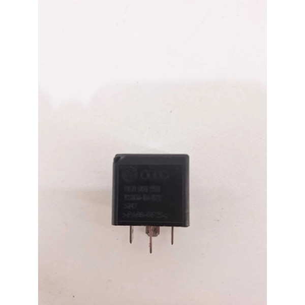 Conector Auxiliar 643 Audi A4 2010 12v