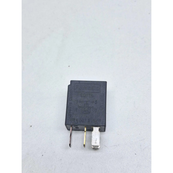 Conector Auxiliar Preto Volvo V60 2014