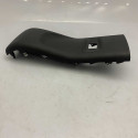 Acabamento Traseiro Usb Console Central Tracker 2022 Detalhe