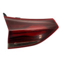 Lanterna Tampa Porta Malas Esquerda Chevrolet Tracker 2022 Esquerdo/motorista Vermelho