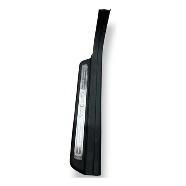 Soleira Porta Dianteira Esquerda Cadenza 2012 858713r100 Preto