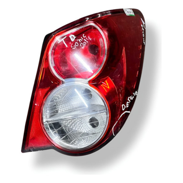 Lanterna Direita Sonic Sedan 2012 2013 2014 Detalhe Direito/passageiro Vermelho