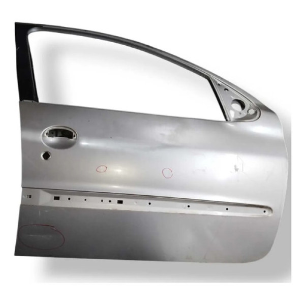 Porta Dianteira Direita 4p Peugeot 206 2008 /2013  Detalhe  Dianteira Direito Prateado