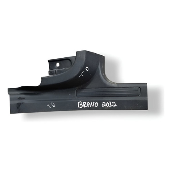 Acabamento Soleira Traseira Direita Bravo 2012 735384598 Preto