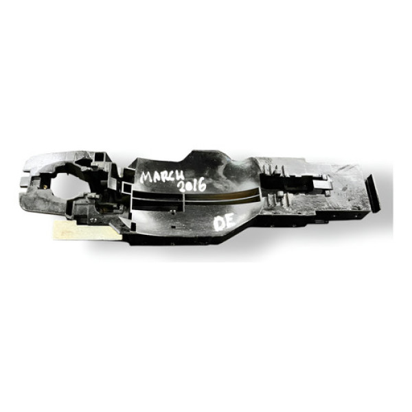 Suporte Maçaneta Externa Diant Esquerda Nissan March 2016 Preto Dianteira