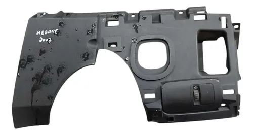 Moldura Caixa Fusível  Parte Inferior Megane 2007 8200176081