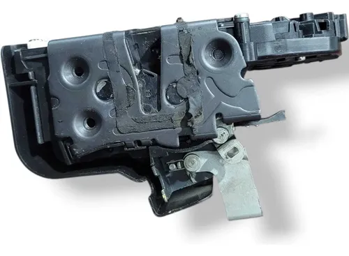 Fechadura Traseira Esquerda Focus 2013 Detalhe 4m5aa26413ee