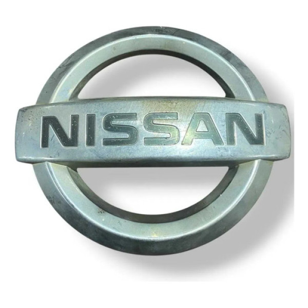 Emblema Nissan Frontier 2007 2008 2009 2010 2011 62890eb71 Prateado