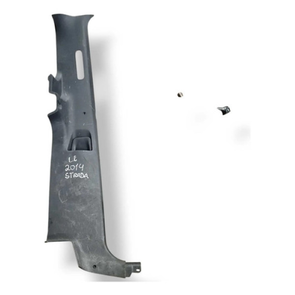 Moldura Coluna Porta Esquerda Fiat Strada 2014 100201552 Preto