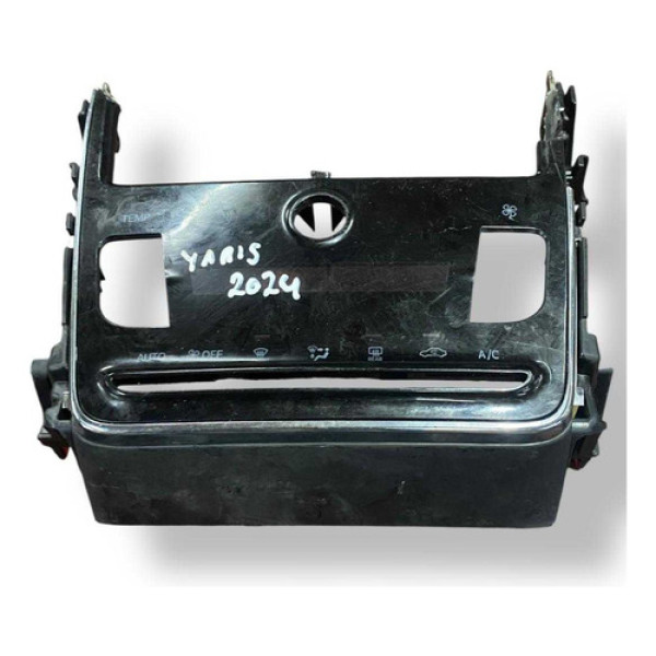 Moldura Central Comando Ar Condicionado Toyota Yaris 2024