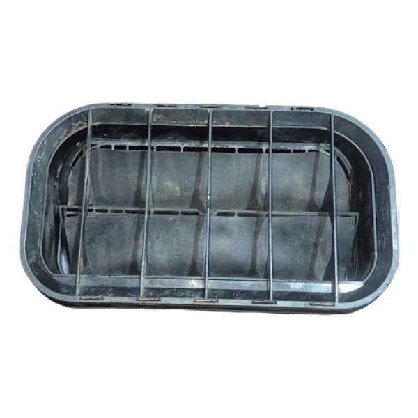 Grade Ventilação Extrerna Tras Direita Mondeo 95vwa019k51aa