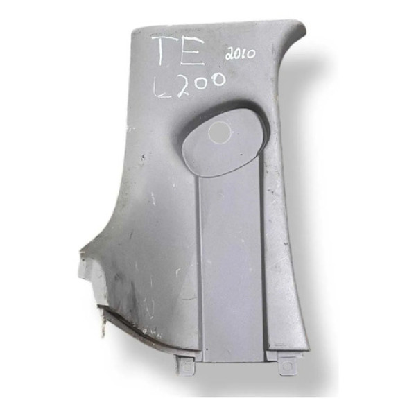 Moldura Coluna Traseira Esquerda Triton  L200 2010 Mn123873h Prateado