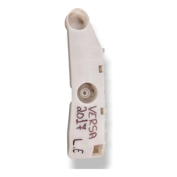 Guia Parachoque Lateral Esquerdo Nissan Versa 2016 - 2300039