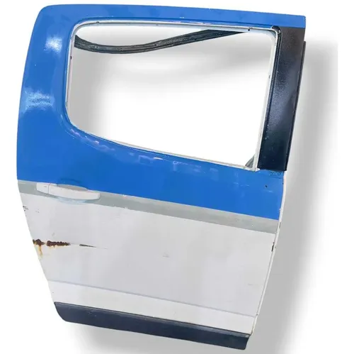 Porta Traseira Direita Chevrolet S10 2014 A 2016 Com Detalhe Traseira Direita Branco