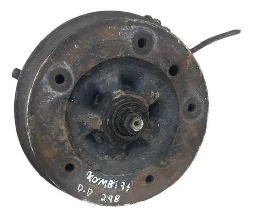 Cubo Roda Dianteira Direita Volkswagen Kombi 1992/1993/1994