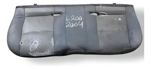 Assento Banco Traseiro Mitsubishi L200 2004 2005 Detalhe Preto