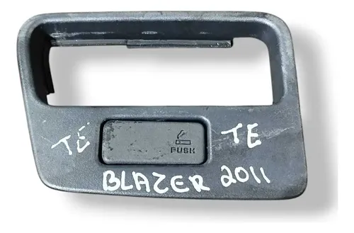 Acabamento Maçaneta Porta Tras Esquerda Blazer 2010 93397725 Branco Traseira