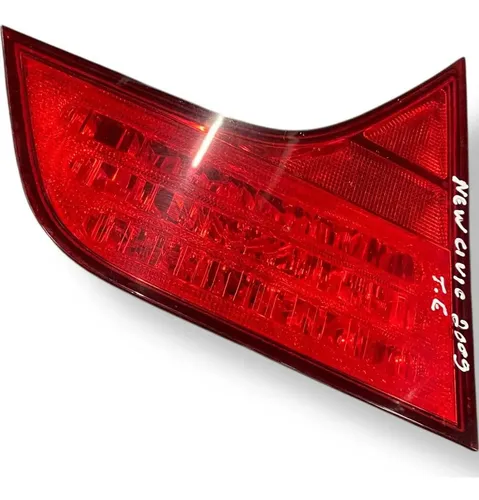 Lanterna Esquerda Tampa Traseira New Civic 2007/2011 6129931 Esquerdo/motorista Vermelho