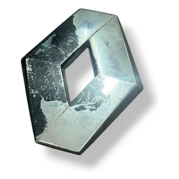 Emblema Tampa Traseira Renault Duster 2014 2015 908897533r Prateado