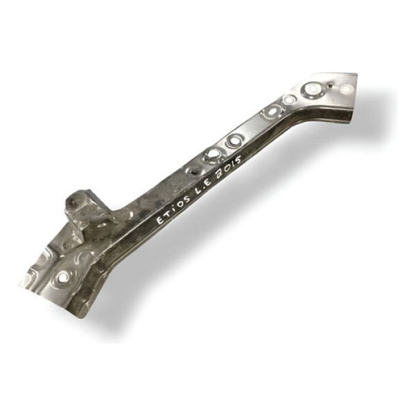 Guia Parachoque Lateral Esquerdo Toyota Etios 2013 2014 2015