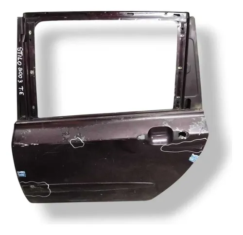 Porta Traseira Esquerda Fiat Stilo 1.8 - 2003 A 2005 Detalhe Traseira Esquerdo Vermelho