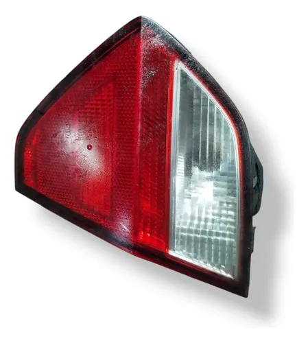 Lanterna Traseira Direita Volkswagen Voyage 2014 945094b Direito/passageiro Vermelho