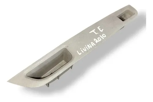 Moldura Botão Vidro Traseiro Esquerdo Livina 2010 82961az60b