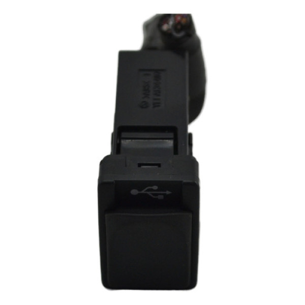 Entrada Conector Usb Auxiliar Painel Toyota Hilux 2013 Origi