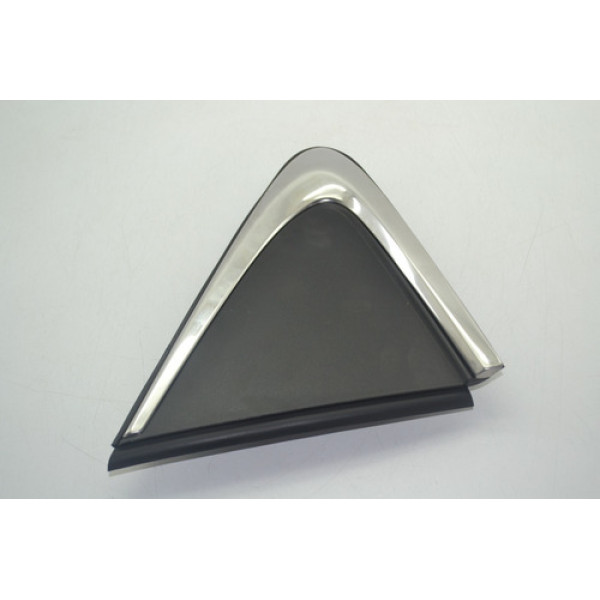 Moldura Acabamento Traseiro Gm Onix Original Prata