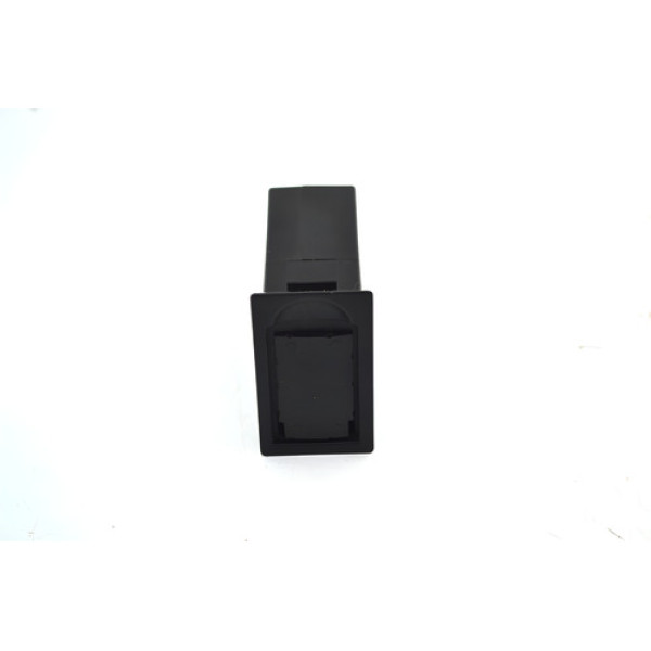 Entrada Conector Usb Auxiliar Console Lifan 530 2016 Origina Preto