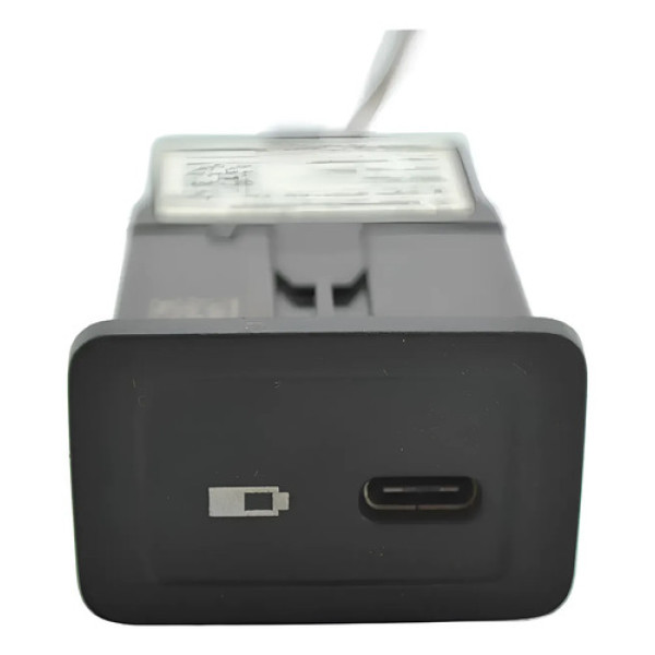 Entrada Usb Tipo C Console Mercedes Sprinter 2021 Original Preto