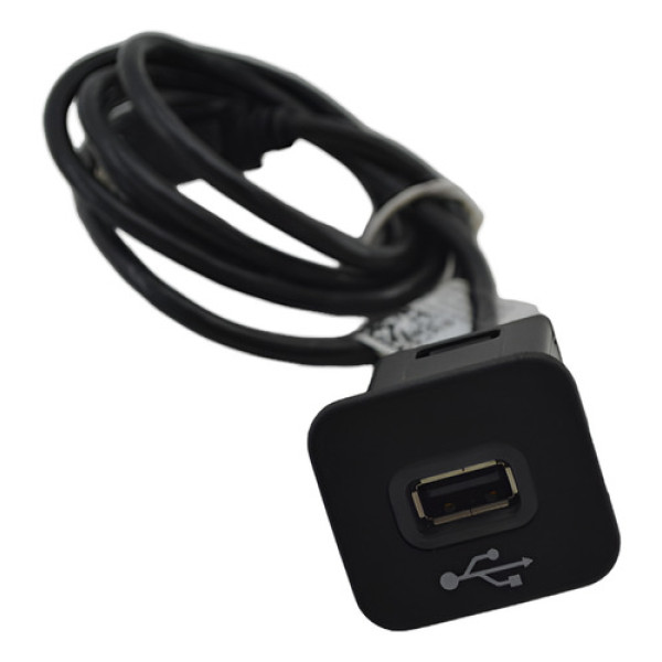 Entrada Conector Usb Com Chicote Cherokee 2015 Original