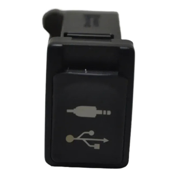 Entrada Conector Usb Auxiliar Console Corolla 2015 Original