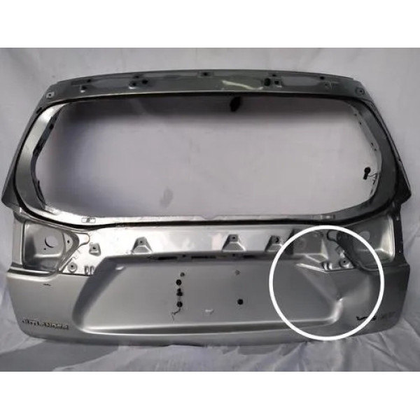 Tampa Traseira Outlander 2008 A 2013 Detalhe