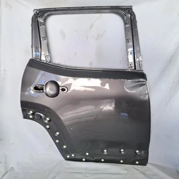 Porta Traseira Direita Renegade 2016 2017 2018/..detalhe  Traseira Direita Cinza