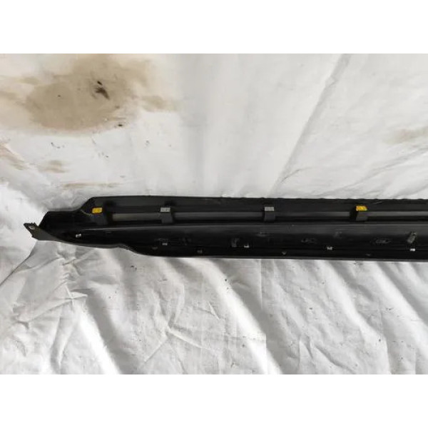 Capa Estribo Lateral Esquerdo Gm Tracker 20 A 25 Detalhe