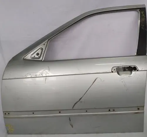 Porta Dianteira Esquerda Bmw 323 1994 A 1998 Pequeno Detalhe Dianteira Esquerdo Cinza