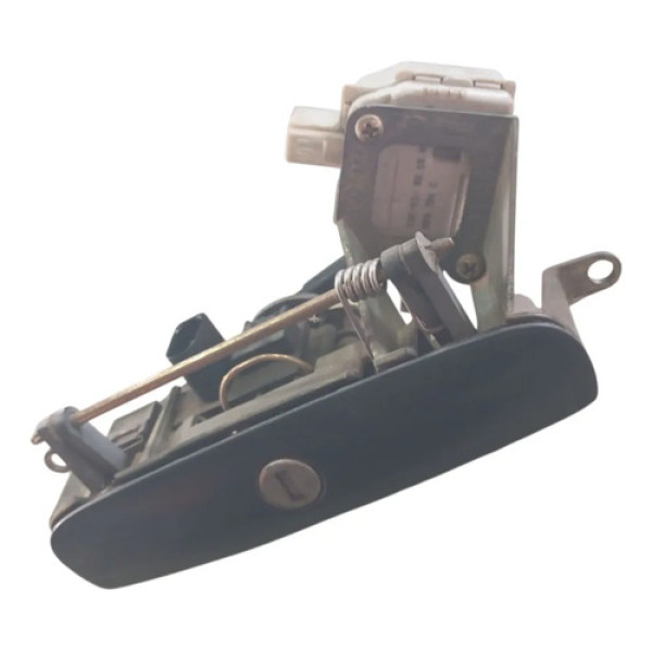 Maçaneta Trava Eletrica Porta Malas Vw Polo 2007 6q6827601a