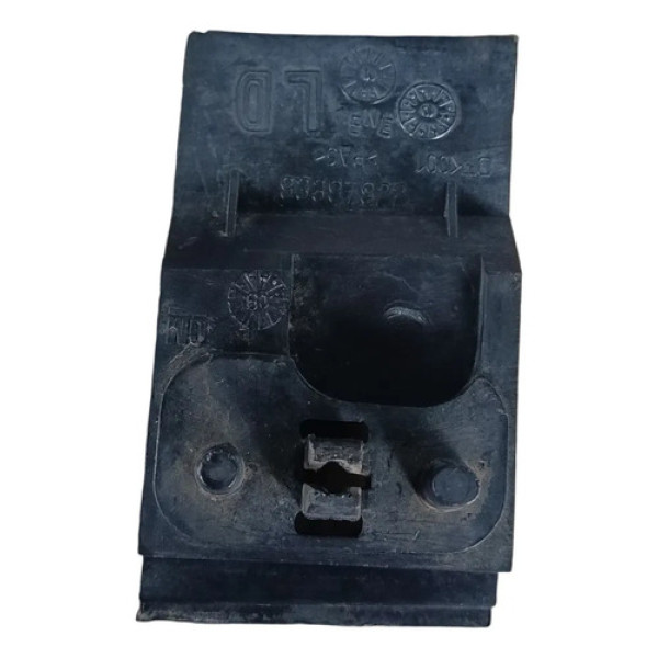 Guia Parachoque Dianteir Direiton Gm Classic Corsa 1996 2005