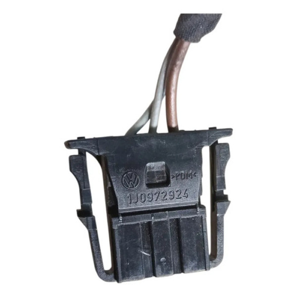 Plug Conector Chicote Lanterna Tampa Traseira Vw Voyage 2013