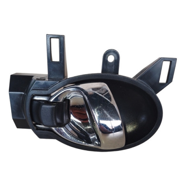 Maçaneta Interna Porta Nissan March Versa 2017 Preto E Cromado Dianteira