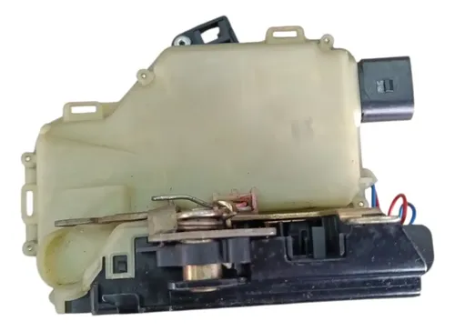 Fechadura Porta Dianteira Esquerda Vw Golf 1999 2006
