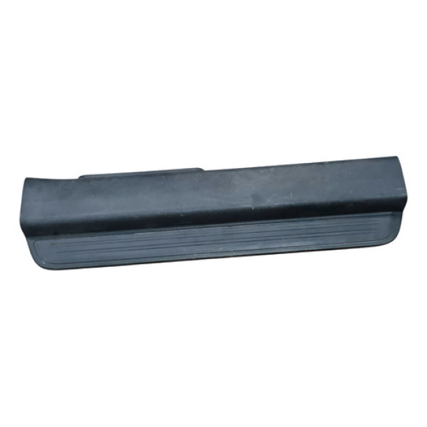 Soleira Porta Carona Chevrolet Captiva 2011  Preto