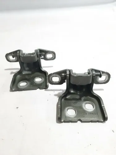 Dobradiça Da Porta Dianteira Direita Renault Oroch 2018 Cx87