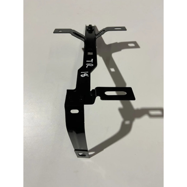 Trava Suporte Fixação Bateria Tracker 1.8 2014 2015 Preto
