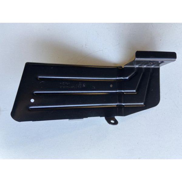 Proteção Mangueira Combustível Bmw 120 2008 2009 2010 Preto