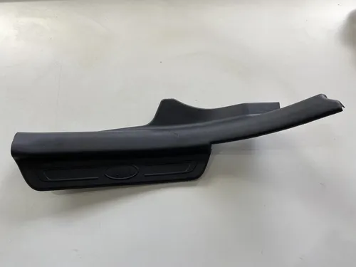 Soleira Porta Traseira Esquerda Kia Cerato 2011 2012 Preto