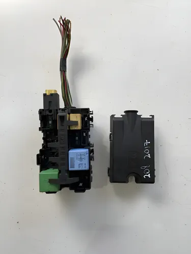 Caixa De Fusível Peugeot 208 1.6 2016 2017